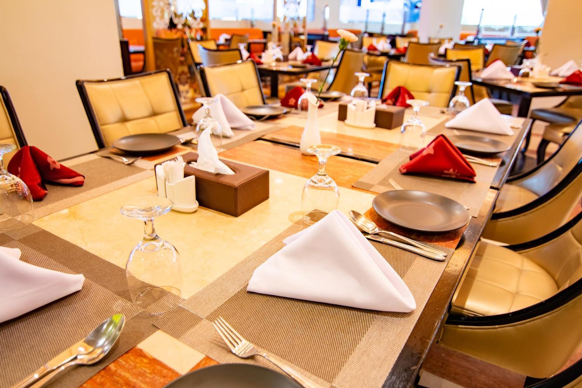 Garden Hotel Muscat By Royal Titan Group מראה חיצוני תמונה