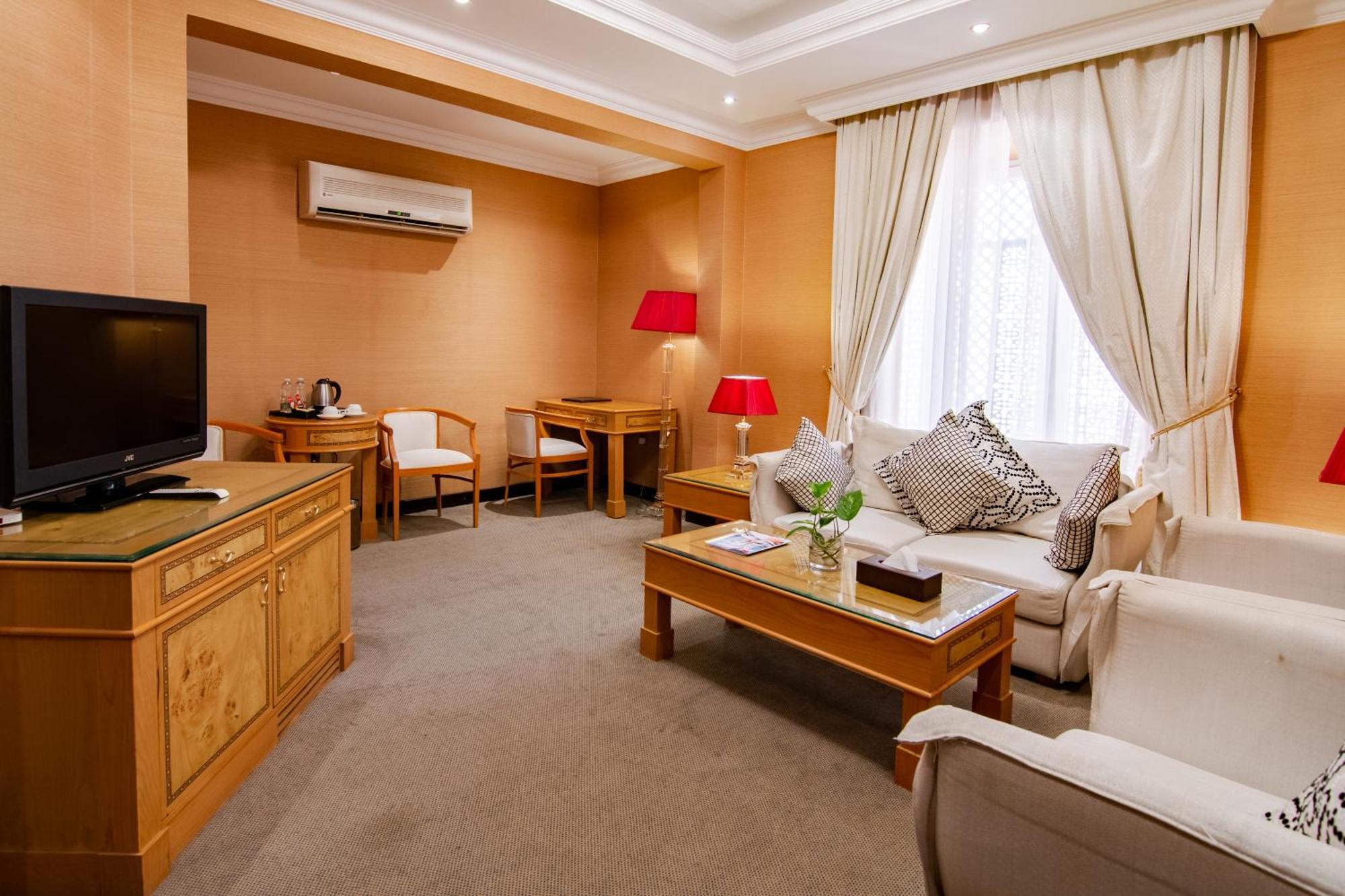 Garden Hotel Muscat By Royal Titan Group מראה חיצוני תמונה